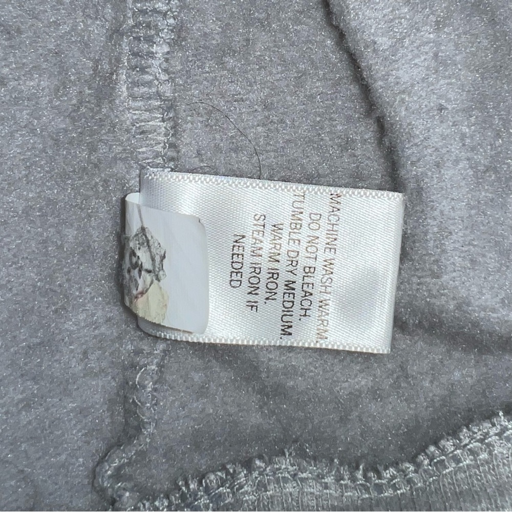 Common Threads Self Made Sweatshirt - Picture 7 of 8